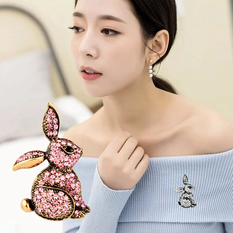 SINLEERY Lovely Cute Pink White Rhinestone Rabbit Bunny Animal Brooches Pin Female Fashion Costume Jewelry Accessories XZ029 SSD
SINLEERY Lovely Cute Pink White Rhinestone Rabbit Bunny Animal Brooches Pin Female Fashion Costume Jewelry Accessories XZ029 SSD