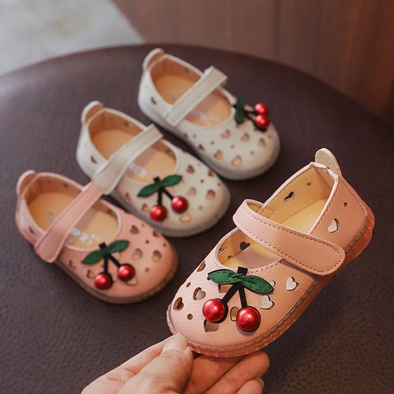 2019 Summer Girls Sandals Cut Outs Princess Shoes Cherry Baby Shoes Mary Janes Shoes For Kids Children Hollow Flats 0-5 years
2019 Summer Girls Sandals Cut Outs Princess Shoes Cherry Baby Shoes Mary Janes Shoes For Kids Children Hollow Flats 0-5 years