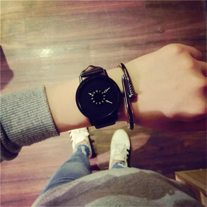 2019 Top Brand Luxury Classic Fashion Lovers Quartz Watch Men Women Watches Leather Band Quartz Analog Wrist Watch Clock Female
2019 Top Brand Luxury Classic Fashion Lovers Quartz Watch Men Women Watches Leather Band Quartz Analog Wrist Watch Clock Female