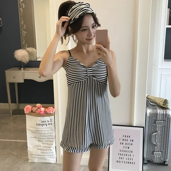 2018 Summer Girls Sexy Spaghetti Strap Lingerie Cotton Striped Pajama Sets for Women Tops + Shorts Pyjama Homewear Home Clothing
2018 Summer Girls Sexy Spaghetti Strap Lingerie Cotton Striped Pajama Sets for Women Tops + Shorts Pyjama Homewear Home Clothing