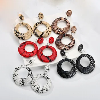 Fashion Creative Leather Earrings for Women Snake Skin Leopard Pattern Round Korean Net Red PU Drop Earring 2019 Women Jewelry
Fashion Creative Leather Earrings for Women Snake Skin Leopard Pattern Round Korean Net Red PU Drop Earring 2019 Women Jewelry