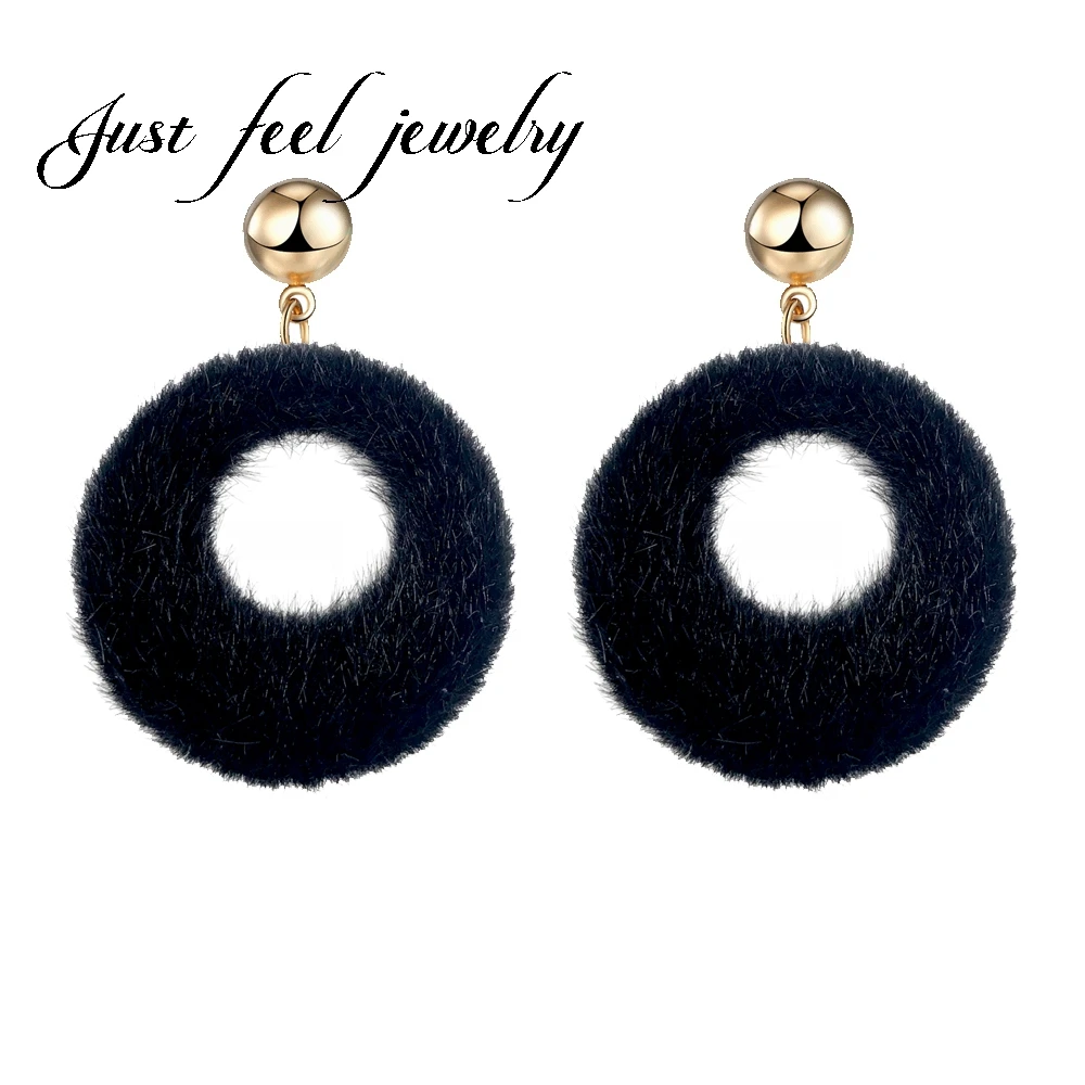JUST FEEL Fashion Circle Plush Fur Pompom Hollow Dangle Drop Earrings Autumn Winter For Women Earrings Jewelry Accessories Gift
JUST FEEL Fashion Circle Plush Fur Pompom Hollow Dangle Drop Earrings Autumn Winter For Women Earrings Jewelry Accessories Gift