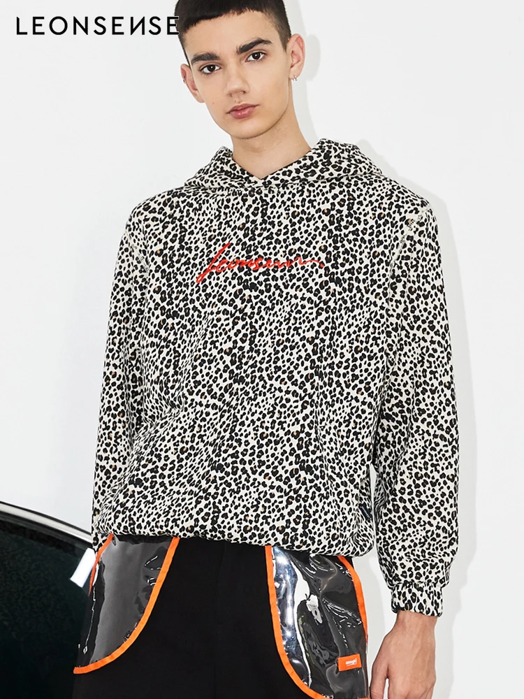 LEONSENSE New Hoodies Men women Leopard print Hooded Pullover High Street Fashion Cotton Casual Zipper Streetwear Hoodies winter
LEONSENSE New Hoodies Men women Leopard print Hooded Pullover High Street Fashion Cotton Casual Zipper Streetwear Hoodies winter