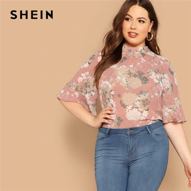 

SHEIN Pink Mock-Neck Curved Hem Floral Print Half Sleeve Plus Size Women Tops Summer Elegant Keyhole Back Flounce Sleeve Blouses