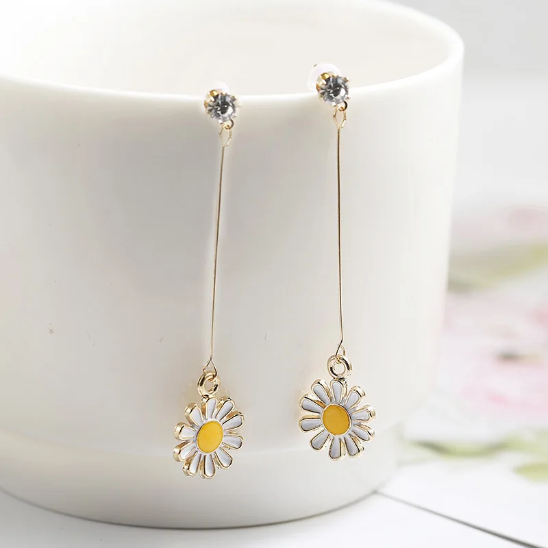 1 Pair White Daisy Pierced Dangle Earrings Korean Personality Girls Cute Bohemian Tassel Dangle Earrings Ethnic Flowers Earrings
1 Pair White Daisy Pierced Dangle Earrings Korean Personality Girls Cute Bohemian Tassel Dangle Earrings Ethnic Flowers Earrings