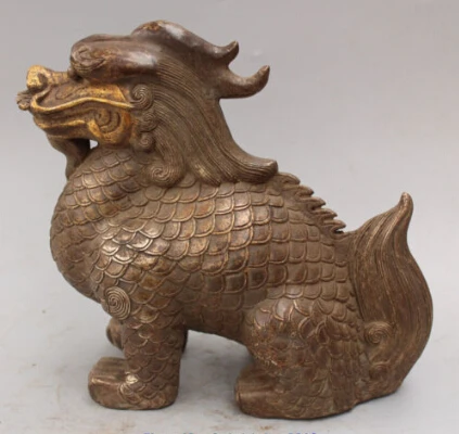 JP S0202 11" Chinese Folk Silver Bronze Gilt Guardion Kylin Beast Unicorn Chi-lin Statue
JP S0202 11" Chinese Folk Silver Bronze Gilt Guardion Kylin Beast Unicorn Chi-lin Statue