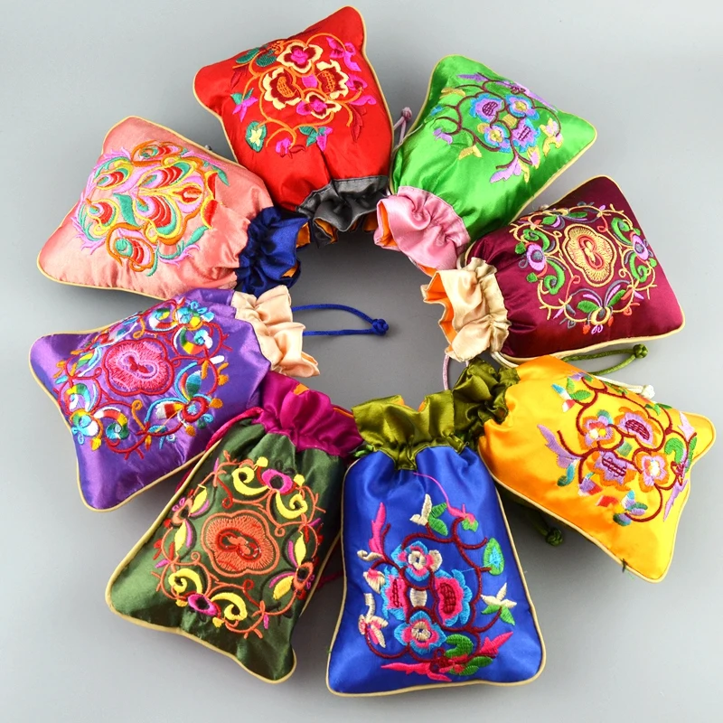 Chinese Embroidered Satin Jewelry Bags Fabric Pouch Drawstring Small Gift Packing Empty Tea Pouches Candy Favor bags Wedding
Chinese Embroidered Satin Jewelry Bags Fabric Pouch Drawstring Small Gift Packing Empty Tea Pouches Candy Favor bags Wedding