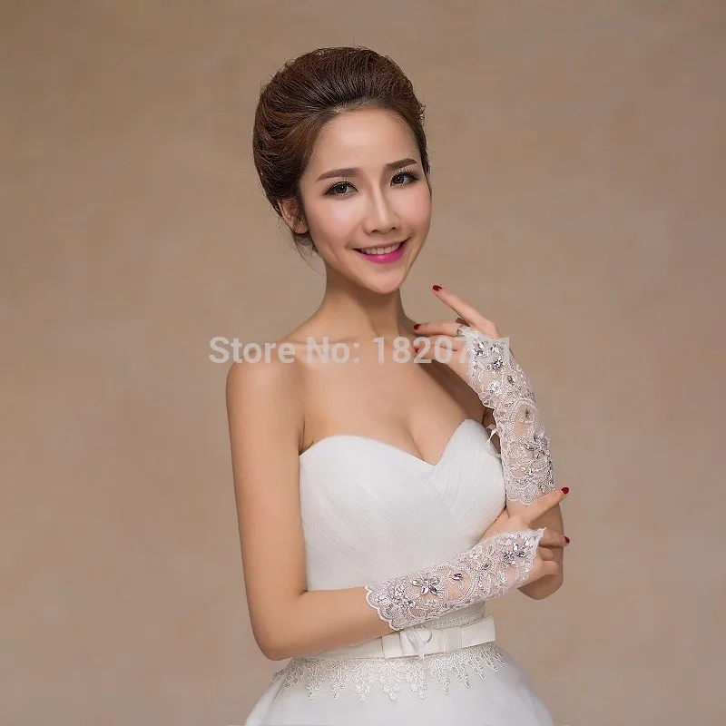 2017-Crystals-Beaded-Wedding-Gloves-Lace-Pascoa-Shorter-than-Opera-Length-Free-Size-Bridal-Glove-Fast (1)