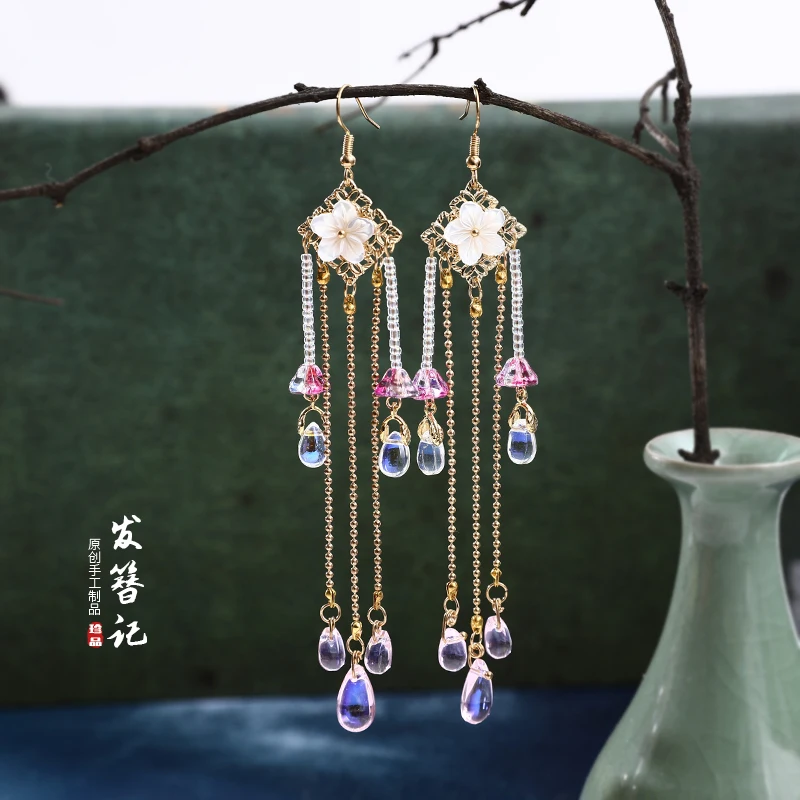 Chinese vintage blue shell tassel handmade plated copper hook dangle earrings for hanfu kimono COSPLAY Accessories 1pair
Chinese vintage blue shell tassel handmade plated copper hook dangle earrings for hanfu kimono COSPLAY Accessories 1pair
