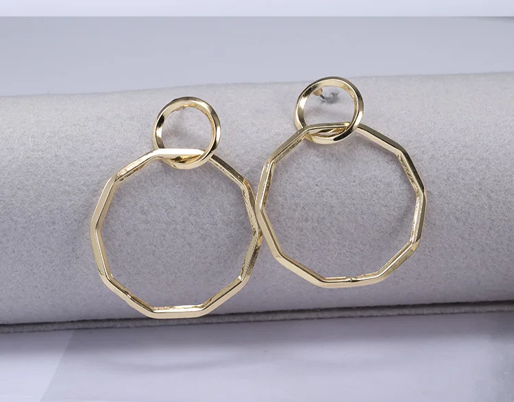 4083732343_2066873455