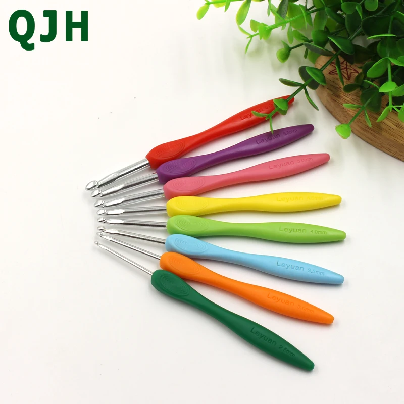 2.5-6.0mm 8pcs Crochet Hook Set Aluminum Ergonomic Crochet Needles with Colorful Soft Rubber Non-slip Handles Needles
2.5-6.0mm 8pcs Crochet Hook Set Aluminum Ergonomic Crochet Needles with Colorful Soft Rubber Non-slip Handles Needles