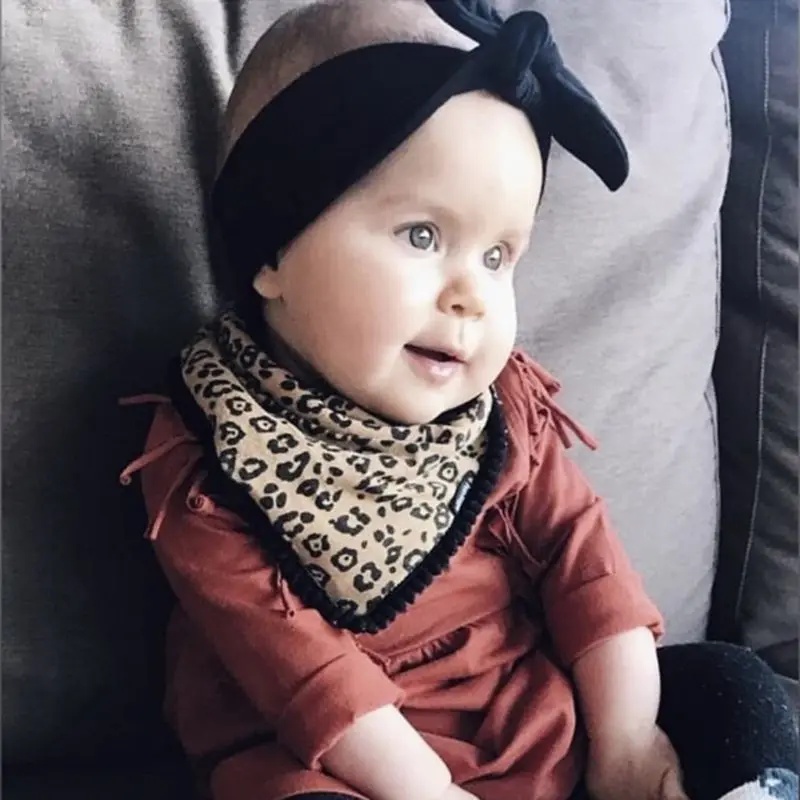 2 Pcs/set New Children Leopard Bow Hairband Saliva Towel Set Baby Headwear Headdress Photography Prop Hair Decoration
2 Pcs/set New Children Leopard Bow Hairband Saliva Towel Set Baby Headwear Headdress Photography Prop Hair Decoration