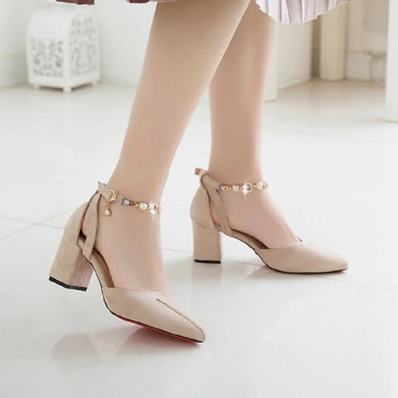 2019 new word buckle high heels thick with versatile shoes summer pointed fashion shoes
2019 new word buckle high heels thick with versatile shoes summer pointed fashion shoes