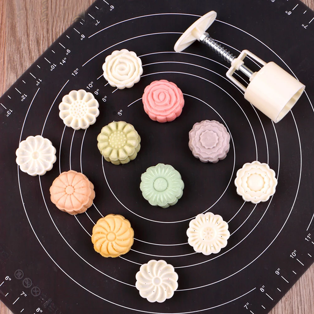 Moon Cake Mold 7Pcs/set 50g Round Flower Mooncake Mold Hand Pressure Fondant Moon Cake Decoration Tools Cookie Cutter Pastry
Moon Cake Mold 7Pcs/set 50g Round Flower Mooncake Mold Hand Pressure Fondant Moon Cake Decoration Tools Cookie Cutter Pastry