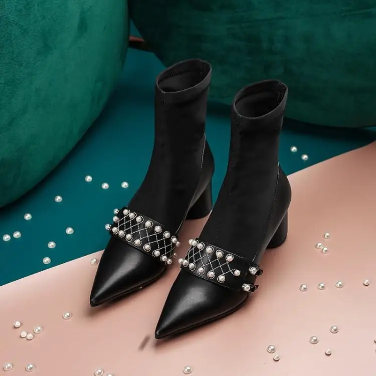 Chic Beading Pearl Buckle Boots Women Pointed Toe Middle Round Heels Ladies Shoes Slip On Stretch Fabric Sock Botas Mujer Runway
Chic Beading Pearl Buckle Boots Women Pointed Toe Middle Round Heels Ladies Shoes Slip On Stretch Fabric Sock Botas Mujer Runway