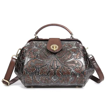 2017 Women Genuine Leather Handbag Female Luxury Handbag Famous Brand Small Vintage Messenger Bags Floral Printing Bag with Lock
2017 Women Genuine Leather Handbag Female Luxury Handbag Famous Brand Small Vintage Messenger Bags Floral Printing Bag with Lock