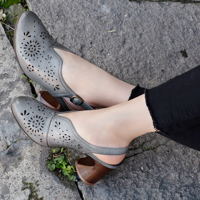 Women Leather Sandals 7 CM High Heels Embroidery Retro Shoes Summer Lady Hollow Out Sandals Genuine Leather Women Heels Handmade
Women Leather Sandals 7 CM High Heels Embroidery Retro Shoes Summer Lady Hollow Out Sandals Genuine Leather Women Heels Handmade