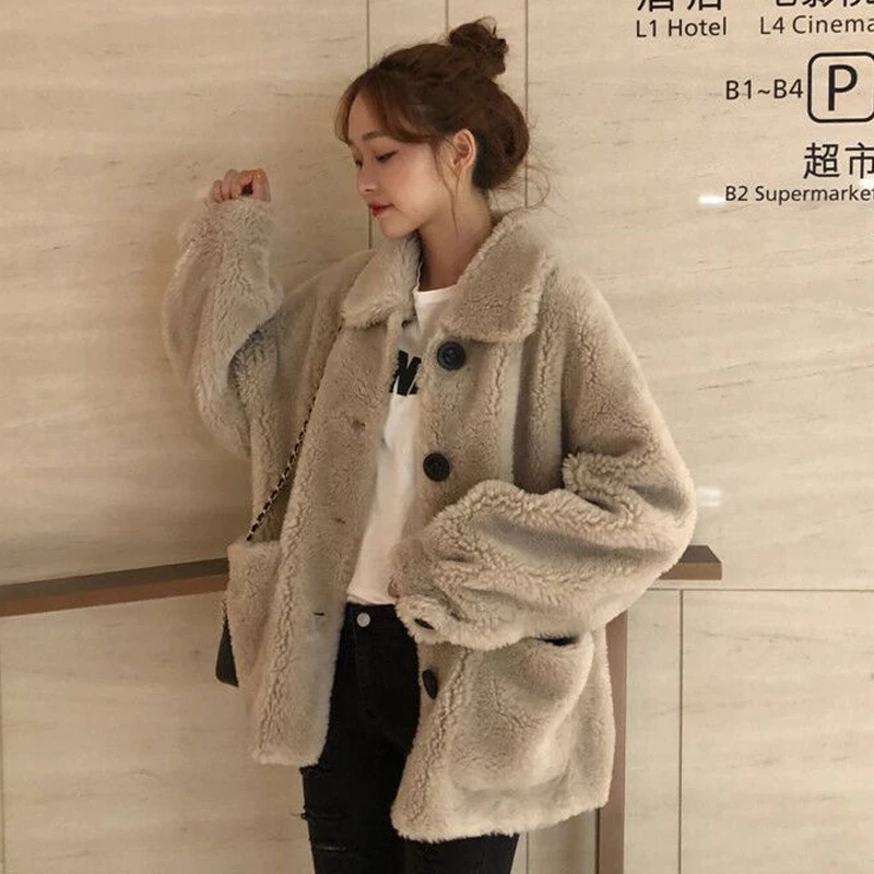Winter Jacket 2019 New Short Women's Jacket Lapel Long Sleeve Lazy Wind Plush Warm Jacket Female Solid loose Jacket AS171
Winter Jacket 2019 New Short Women's Jacket Lapel Long Sleeve Lazy Wind Plush Warm Jacket Female Solid loose Jacket AS171