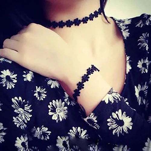 Hot Sale Sweet Lace Choker Stretch Necklace Set Black Retro Vintage Elastic Boho80S 90S
Hot Sale Sweet Lace Choker Stretch Necklace Set Black Retro Vintage Elastic Boho80S 90S