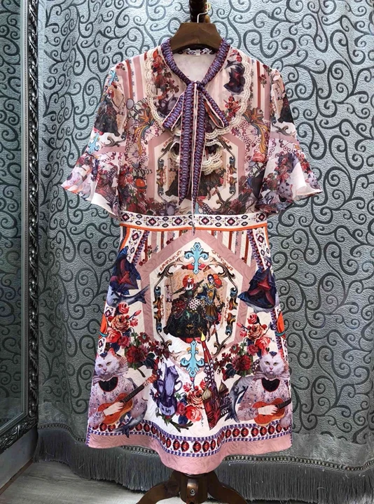 2019 Summer New Female Lace Tie, Neckband, Embroidery, Coloured Short Sleeve Printed Dress 703
2019 Summer New Female Lace Tie, Neckband, Embroidery, Coloured Short Sleeve Printed Dress 703