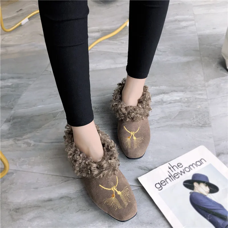 Curly fur flats creepers women shoes tassel embroider square toe slip on moccasins ladies winter warm lazy shoes flat loafers
Curly fur flats creepers women shoes tassel embroider square toe slip on moccasins ladies winter warm lazy shoes flat loafers