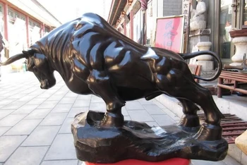 17"China Folk Classical Bronze Bullfight Corrida Ox-Oxen Bull Animals Statue
17"China Folk Classical Bronze Bullfight Corrida Ox-Oxen Bull Animals Statue