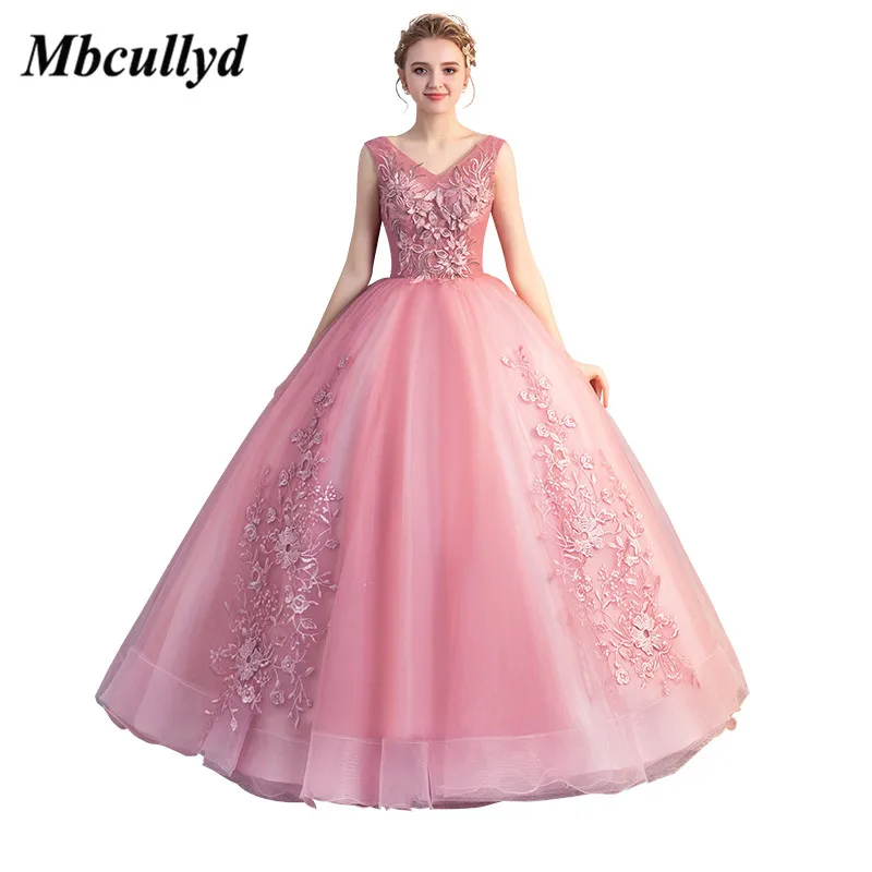 Mbcullyd Charming Pink Lace Quinceanera Dresses 2019 Sexy V-neck Ball Gown Lace-up Sweet 16 Dress Formal Vestidos De 15 Anos
Mbcullyd Charming Pink Lace Quinceanera Dresses 2019 Sexy V-neck Ball Gown Lace-up Sweet 16 Dress Formal Vestidos De 15 Anos