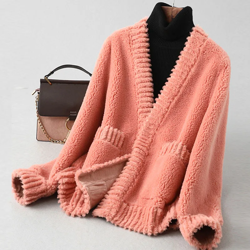 2019 New Autumn Winter Vintage Elegant Women Coats Fashion Real Fur Coat Women Slim Casual Shorts Wool Jackets A066
2019 New Autumn Winter Vintage Elegant Women Coats Fashion Real Fur Coat Women Slim Casual Shorts Wool Jackets A066