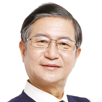 Progressive presbyopic glasses can see far can see near HD ultra light anti fatigue pure titanium men's reading glasses
Progressive presbyopic glasses can see far can see near HD ultra light anti fatigue pure titanium men's reading glasses
