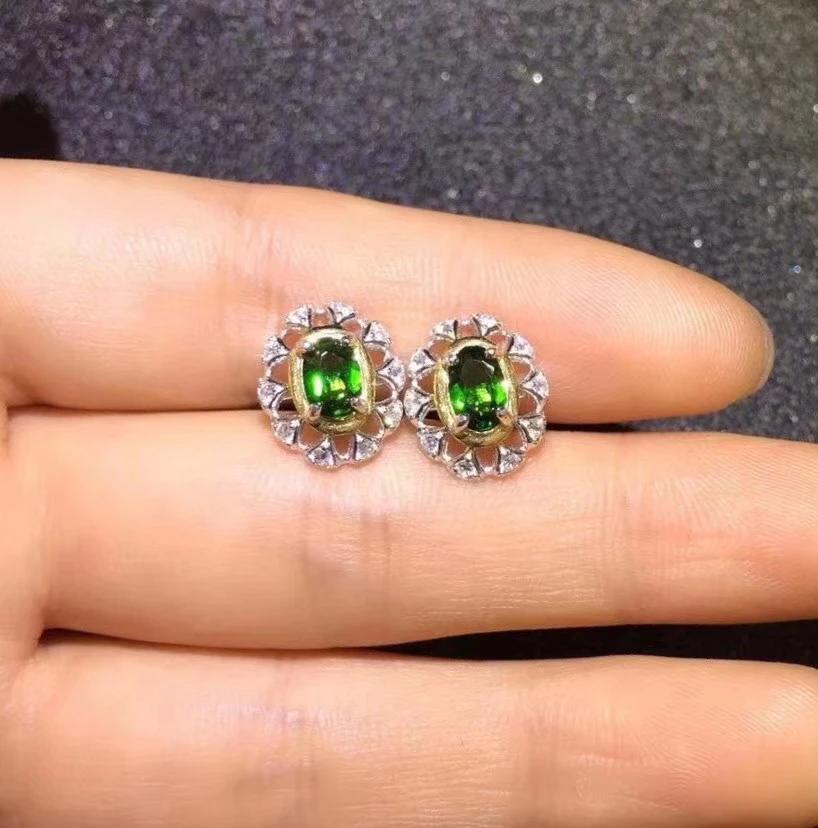 Grid round hollow Flower natural green diopside stud earrings Natural gemstone earrings S925 silver women party gift jewelry
Grid round hollow Flower natural green diopside stud earrings Natural gemstone earrings S925 silver women party gift jewelry