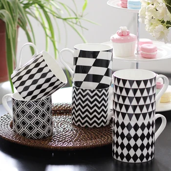 brand high quality ceramic bone China coffee mug christmas gifts creative cups and mugs office home drinkware glazed cup striped
brand high quality ceramic bone China coffee mug christmas gifts creative cups and mugs office home drinkware glazed cup striped