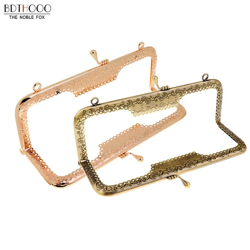 NEW 20cm Square Metal Purse Frame for Clutch Bag Accessories Wallet Making Kiss Clasp Lock Embossing Bags Hardware
NEW 20cm Square Metal Purse Frame for Clutch Bag Accessories Wallet Making Kiss Clasp Lock Embossing Bags Hardware