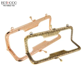 NEW 20cm Square Metal Purse Frame for Clutch Bag Accessories Wallet Making Kiss Clasp Lock Embossing Bags Hardware
NEW 20cm Square Metal Purse Frame for Clutch Bag Accessories Wallet Making Kiss Clasp Lock Embossing Bags Hardware