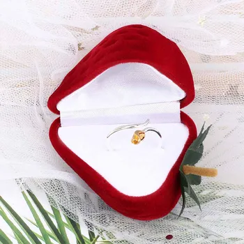 Cute Strawberry Stroller Form Velvet Ring Storage Case Jewelry Box Ring Protector Flocking Gift Box 3 Styles
Cute Strawberry Stroller Form Velvet Ring Storage Case Jewelry Box Ring Protector Flocking Gift Box 3 Styles