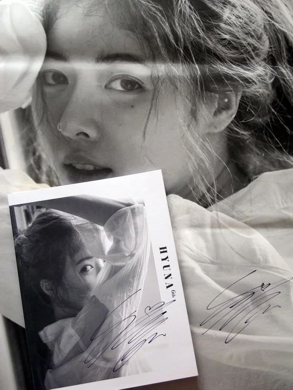 signed Kim Hyun A autographed 2017 mini6th album Following CD+signed poster 09217
signed Kim Hyun A autographed 2017 mini6th album Following CD+signed poster 09217