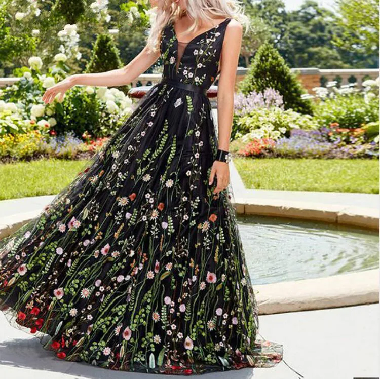 Mesh vintage floral embroidery maxi dress Women summer backless beach black dress Sexy v neck elegant long party dress
Mesh vintage floral embroidery maxi dress Women summer backless beach black dress Sexy v neck elegant long party dress