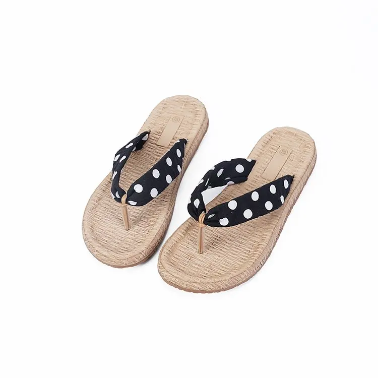Popular flip-flops female 2019 summer new toe sandals Korean version of the wave point casual flat wear beach women shoes
Popular flip-flops female 2019 summer new toe sandals Korean version of the wave point casual flat wear beach women shoes