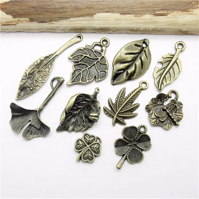 Mix 50PCS Antique Bronze leaf charm pendants fit European bracelet made Pendants for jewelry making
Mix 50PCS Antique Bronze leaf charm pendants fit European bracelet made Pendants for jewelry making
