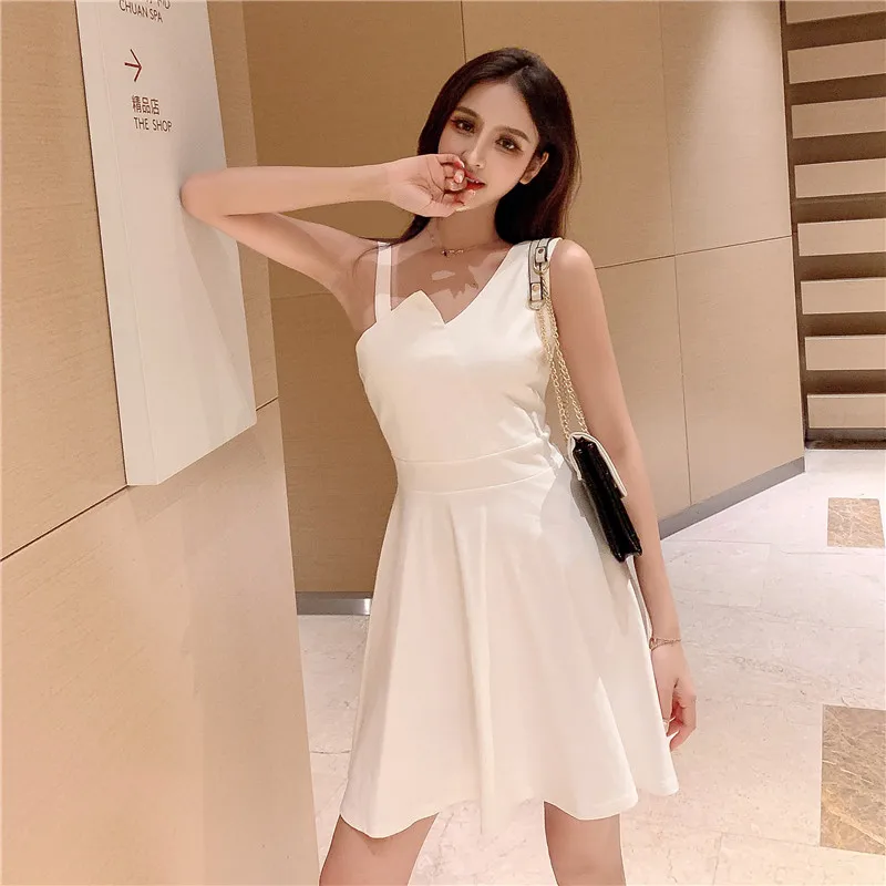 New Women dress Sleeveless Spaghetti Strap Asymmetric Little Bitter Fleabane Dresses White Black 869
New Women dress Sleeveless Spaghetti Strap Asymmetric Little Bitter Fleabane Dresses White Black 869