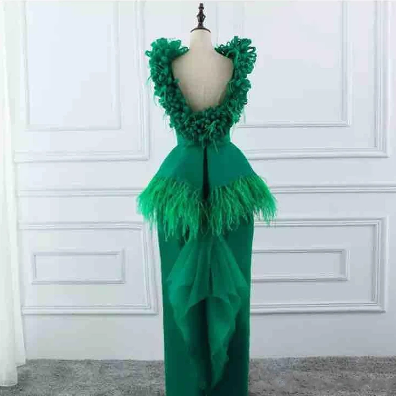 Green Feather Satin Mermaid Evening Gowns Floor Length Split Backless Saudi Arabic Women Dresses Formal Prom Party Gowns
Green Feather Satin Mermaid Evening Gowns Floor Length Split Backless Saudi Arabic Women Dresses Formal Prom Party Gowns