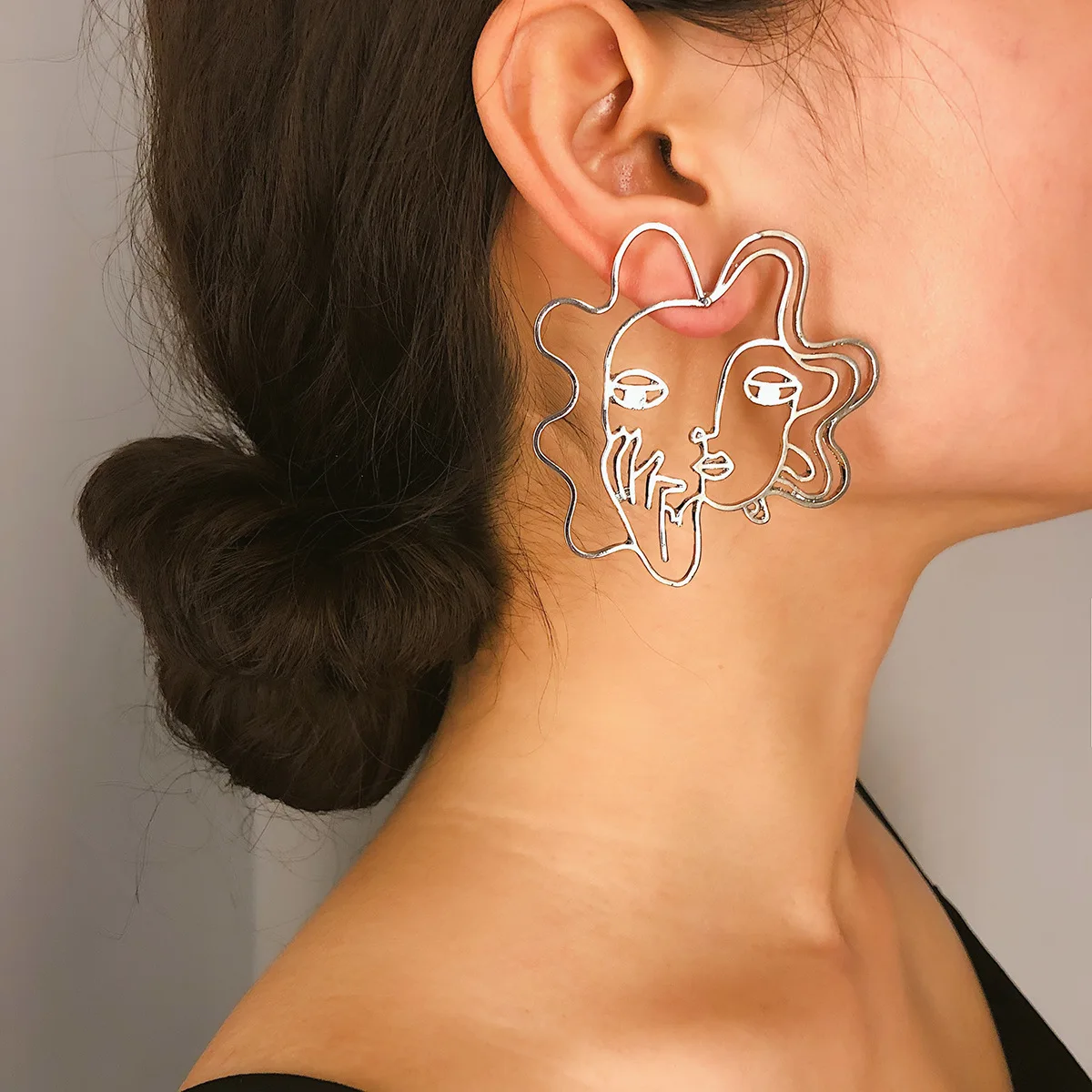 New Arrival Hollow Out Face Dangle Earrings Girls Statement Drop Earrings For Women Earrings Party Accessories Jewelry Gifts
New Arrival Hollow Out Face Dangle Earrings Girls Statement Drop Earrings For Women Earrings Party Accessories Jewelry Gifts