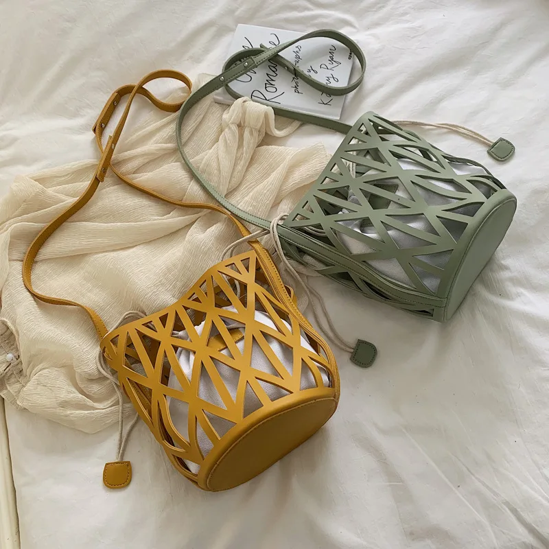 JIHAO Original Design Bags For Women 2019 PU Leather Female Hollow Out Handbag Solid Crossbody Bags Fashion Versatile Bucket Bag
JIHAO Original Design Bags For Women 2019 PU Leather Female Hollow Out Handbag Solid Crossbody Bags Fashion Versatile Bucket Bag