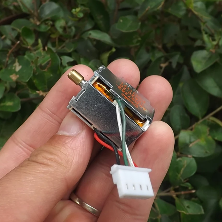 DC6V-12V Miniature Two-way Self-holding Electromagnet DIY Magnetic Materials 4mm Stroke Push-pull Electromagnets
DC6V-12V Miniature Two-way Self-holding Electromagnet DIY Magnetic Materials 4mm Stroke Push-pull Electromagnets