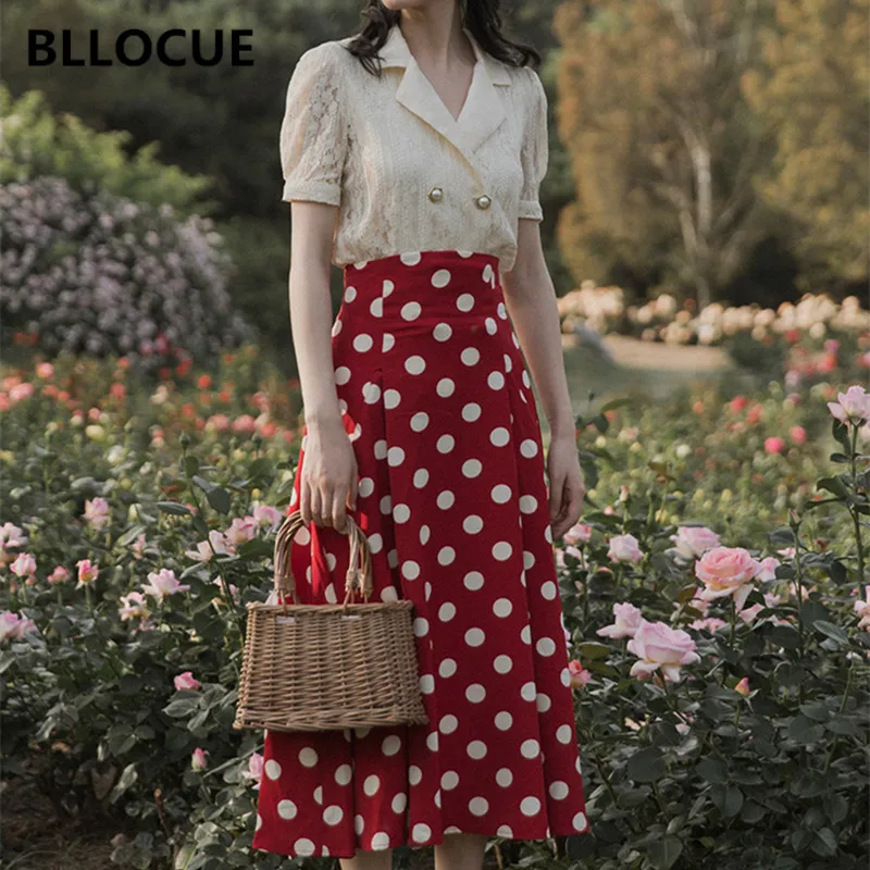 BLLOCUE New High Quality Fashion Summer female Lapel Lace Stitching Puff Sleeve Top High Waist Red Wave Point Skirt 2 Piece Set
BLLOCUE New High Quality Fashion Summer female Lapel Lace Stitching Puff Sleeve Top High Waist Red Wave Point Skirt 2 Piece Set