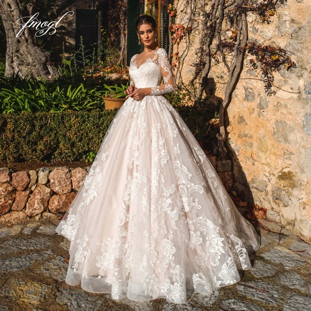 Fmogl Sexy Illusion Long Sleeve Vintage Wedding Dresses 2019 Scoop Neck Appliques Court Train Tulle A Line Bridal Gown Plus Size
Fmogl Sexy Illusion Long Sleeve Vintage Wedding Dresses 2019 Scoop Neck Appliques Court Train Tulle A Line Bridal Gown Plus Size