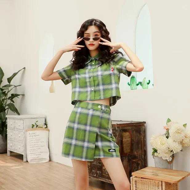 Two Piece Sweet Hiphop Girls Green Plaid Sets Summer Women Short Sleeve Short Tops Shirts + Mini Skirts Women 2019 New
Two Piece Sweet Hiphop Girls Green Plaid Sets Summer Women Short Sleeve Short Tops Shirts + Mini Skirts Women 2019 New