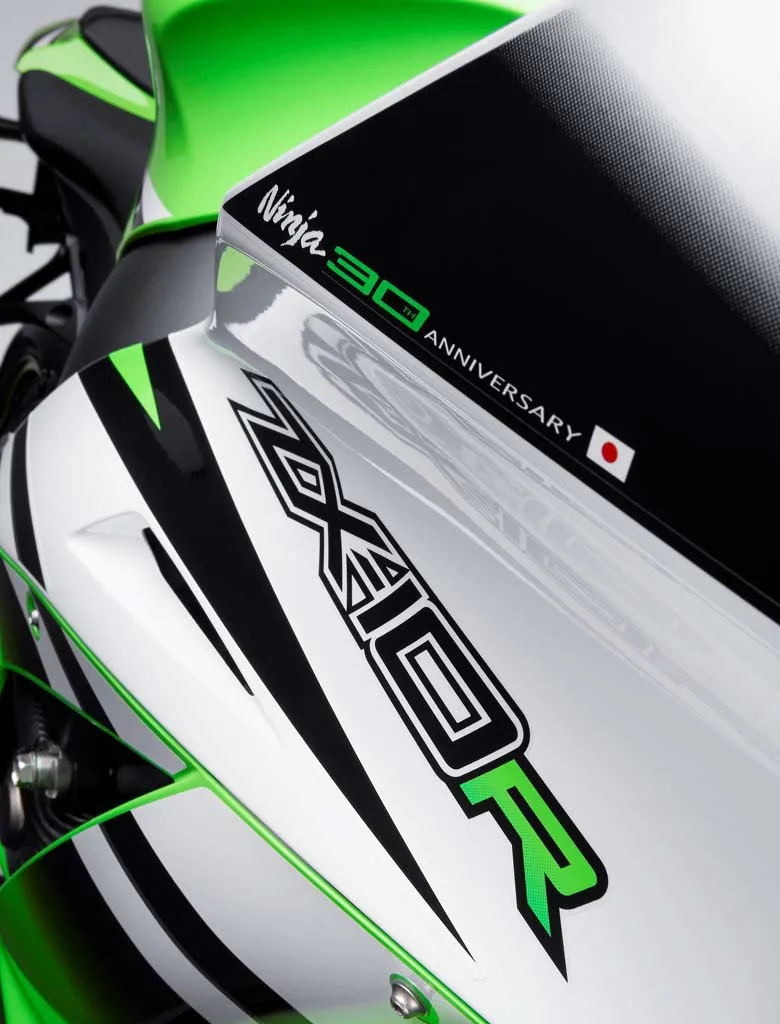 2015-Kawasaki-Ninja-ZX-10R-30th-Anniversary-10