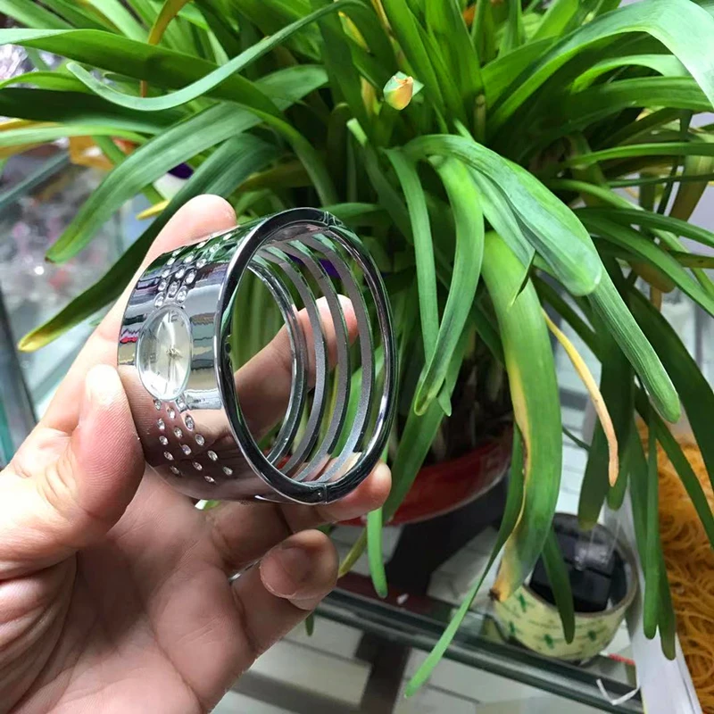 Women's quartz watch non-mainstream girl stainless steel super large dial bracelet watch female models
Women's quartz watch non-mainstream girl stainless steel super large dial bracelet watch female models