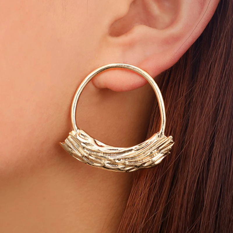 2019 New Fashion Hollow Geometric Dangle Earring for Women Girls Elegant Irregular Circle Gold Alloy Earrings Party Jewelry
2019 New Fashion Hollow Geometric Dangle Earring for Women Girls Elegant Irregular Circle Gold Alloy Earrings Party Jewelry