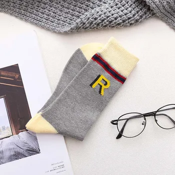 2019 autumn and winter new fashion in the tube socks letter couple tide socks color matching men's sports socks
2019 autumn and winter new fashion in the tube socks letter couple tide socks color matching men's sports socks